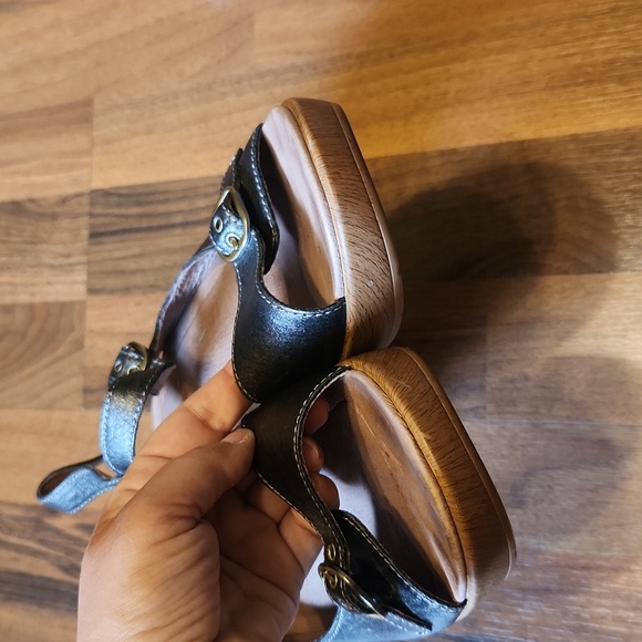 Dansko Joanie Wedge Heeled Mary Jane Sandals Bronze Metallic Leather Size 41 - Picture 5 of 12